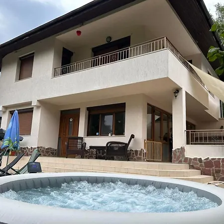 Ferienhaus Amity Warna